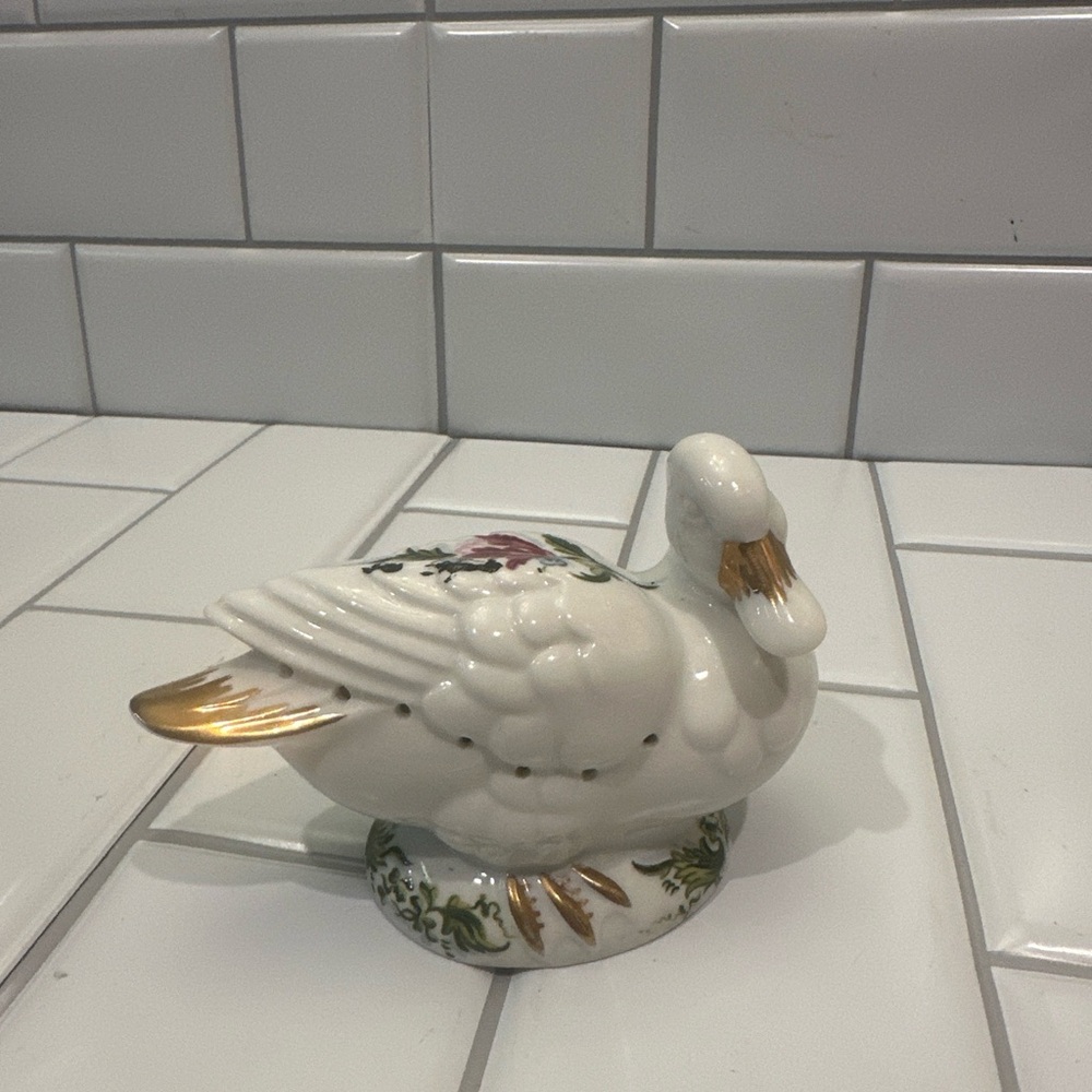 Chelsea Gardens Goose Duck Elizabeth Arden Potpourri Room Aroma Gold Trim Vtg